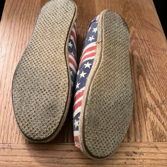 Toms Stars and Stripes Slip-On Shoes - Picture 4 of 7